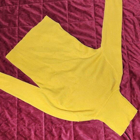 Cozy Yellow Turtleneck Sweater - Picture 1 of 12